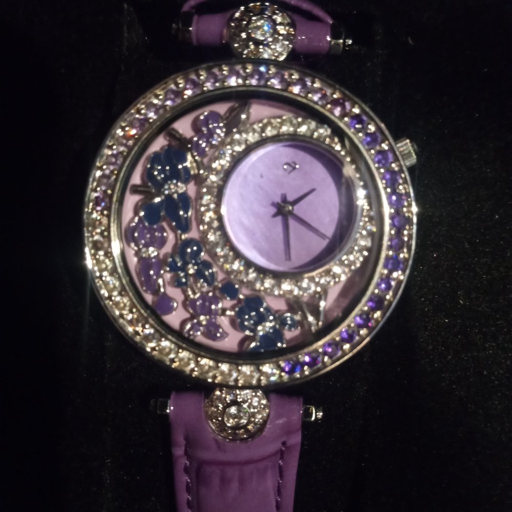 Watch - Picture 2 of 4